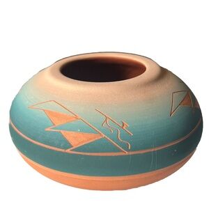 Sioux Native American Pottery Latoka Red Clay Vase Bowl Pot Round